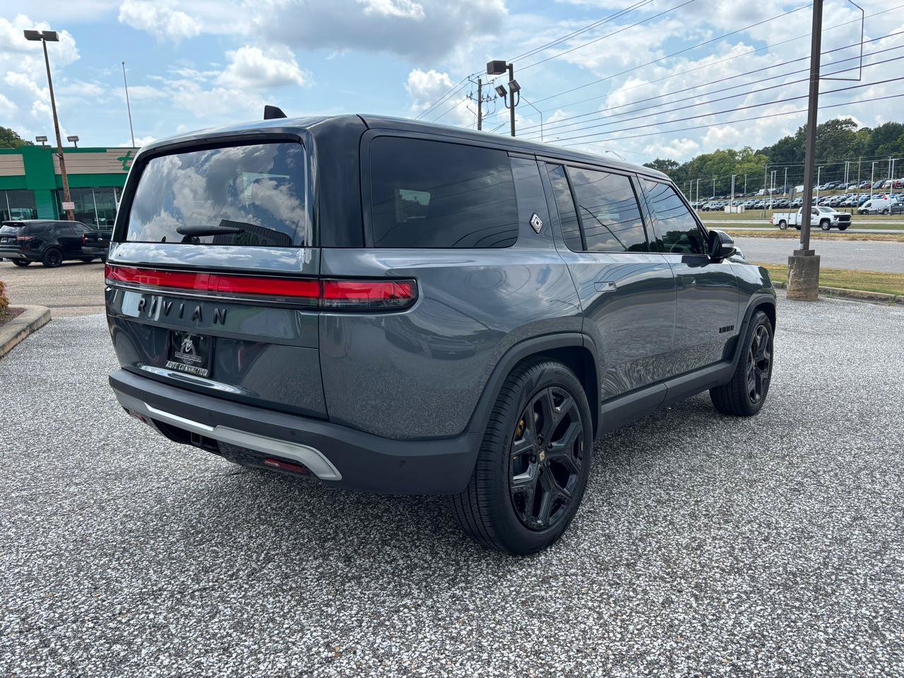 Used 2024 Rivian R1S Adventure AWD/4WD image 5