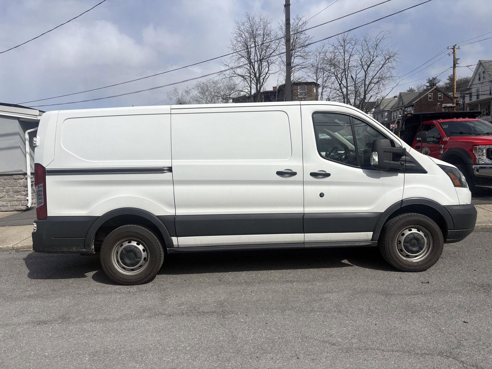 Used 2016 Ford Transit 150 130 Low Roof RWD image 8