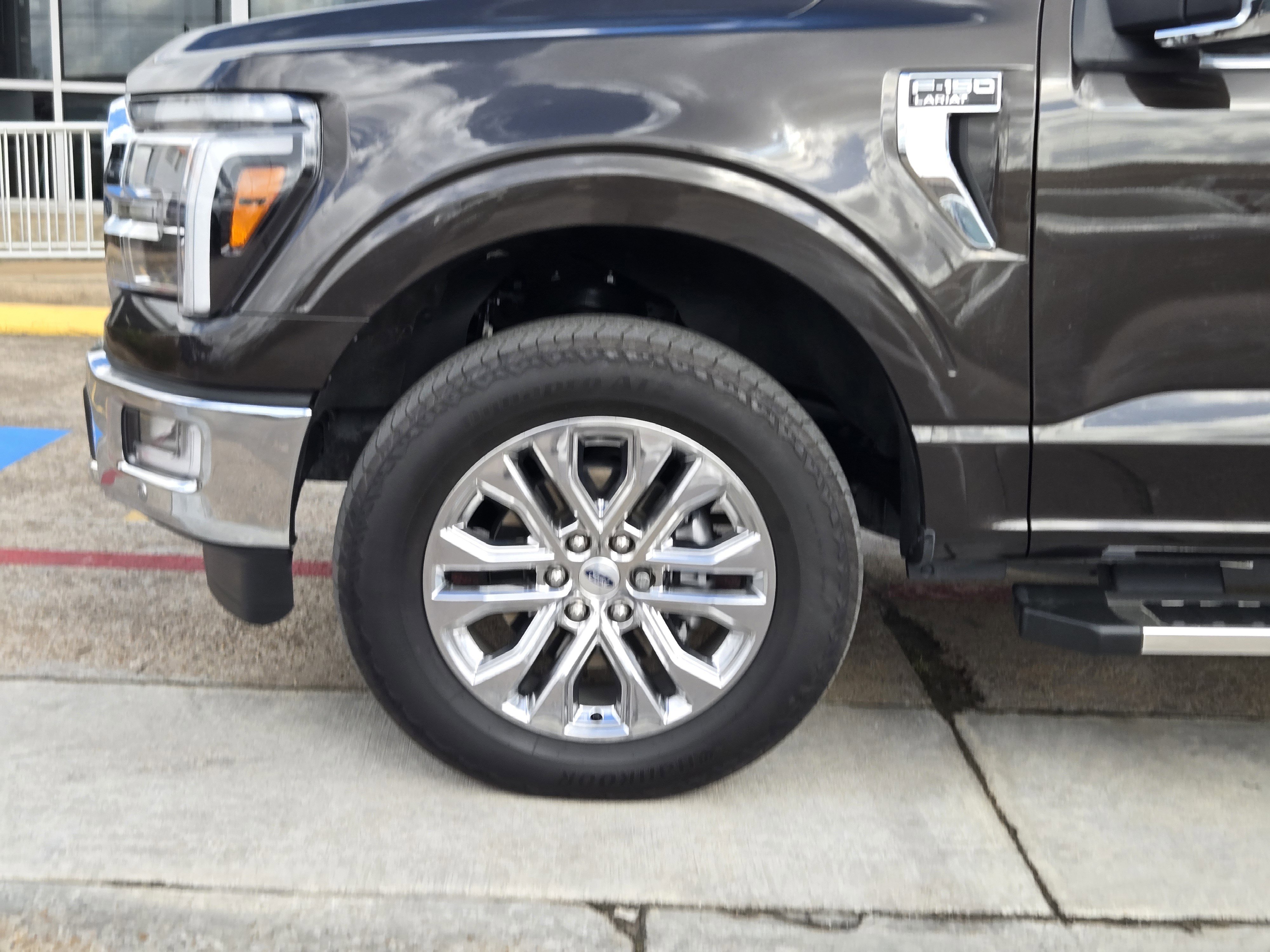 Used 2024 Ford F150 Lariat w/ Equipment Group 502A High image 5