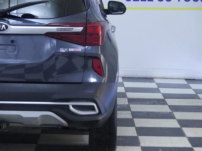 Used 2021 Kia Seltos SX w/ SX Sunroof Package AWD/4WD image 32