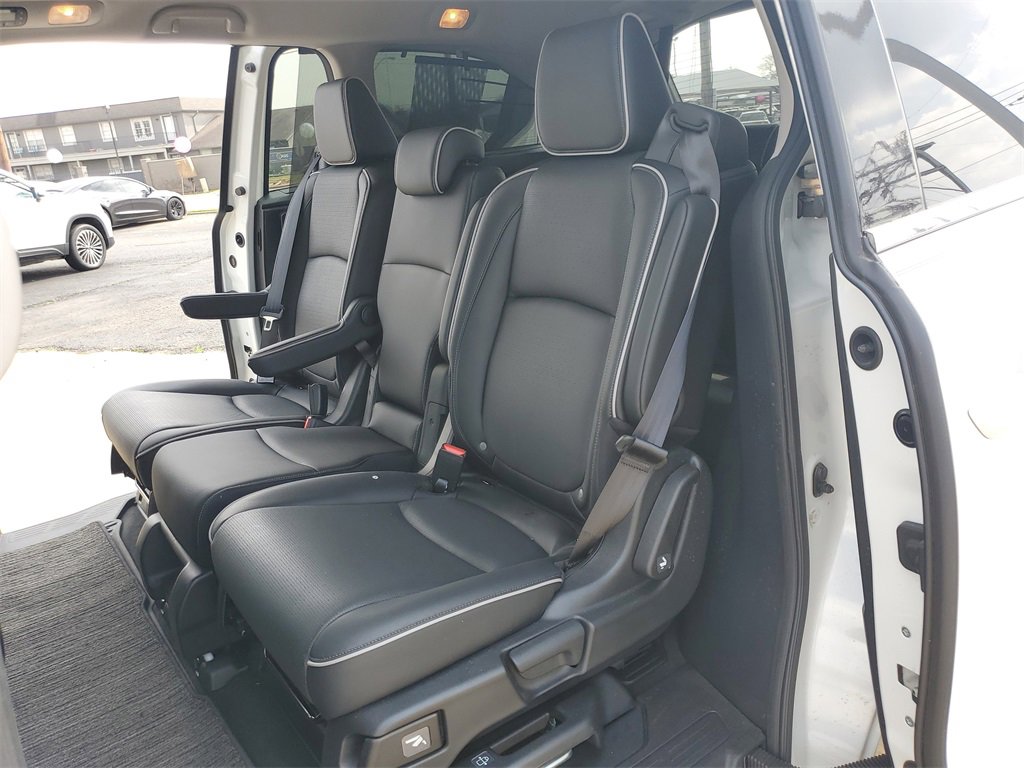 Used 2025 Honda Odyssey Elite image 7