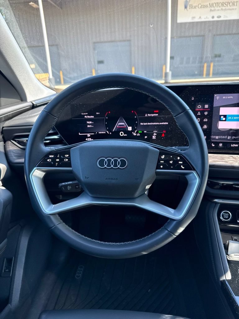 Used 2025 Audi Q5 Premium Plus w/ Premium Plus AWD/4WD image 5