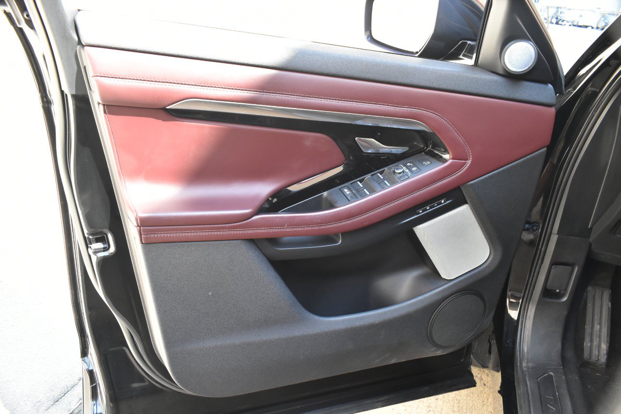 Used 2020 Land Rover Range Rover Evoque SE AWD/4WD image 14