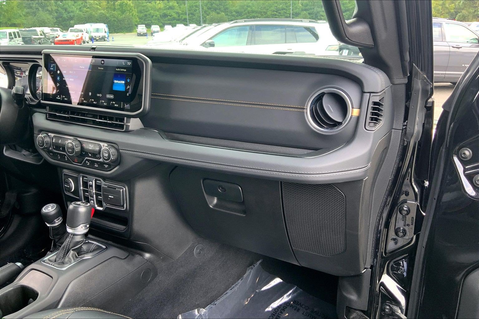 Certified 2025 Jeep Wrangler Unlimited Sahara w/ Safety Group AWD/4WD image 18