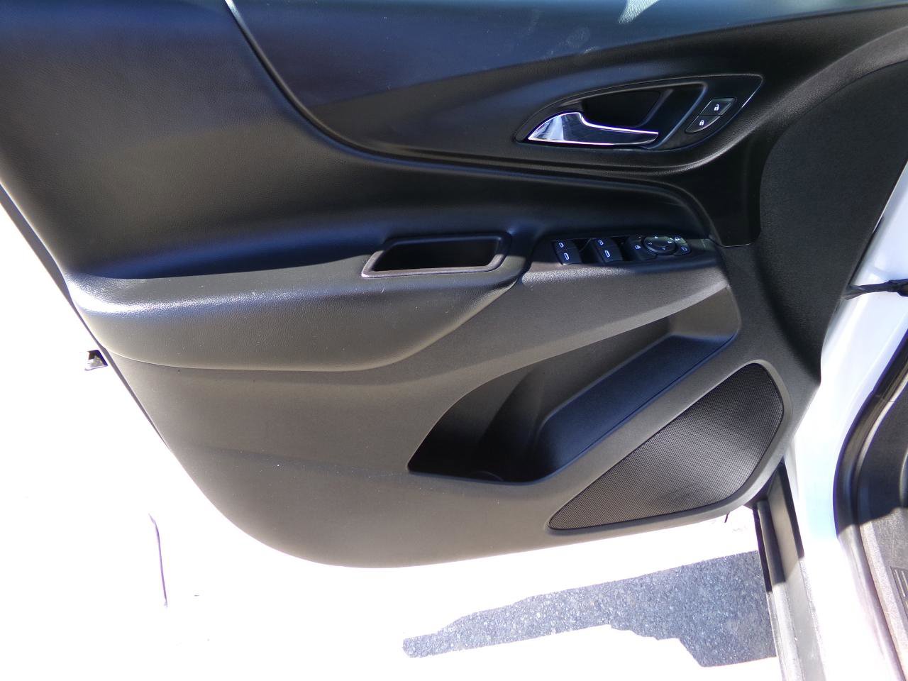 Used 2018 Chevrolet Equinox LT AWD/4WD image 13