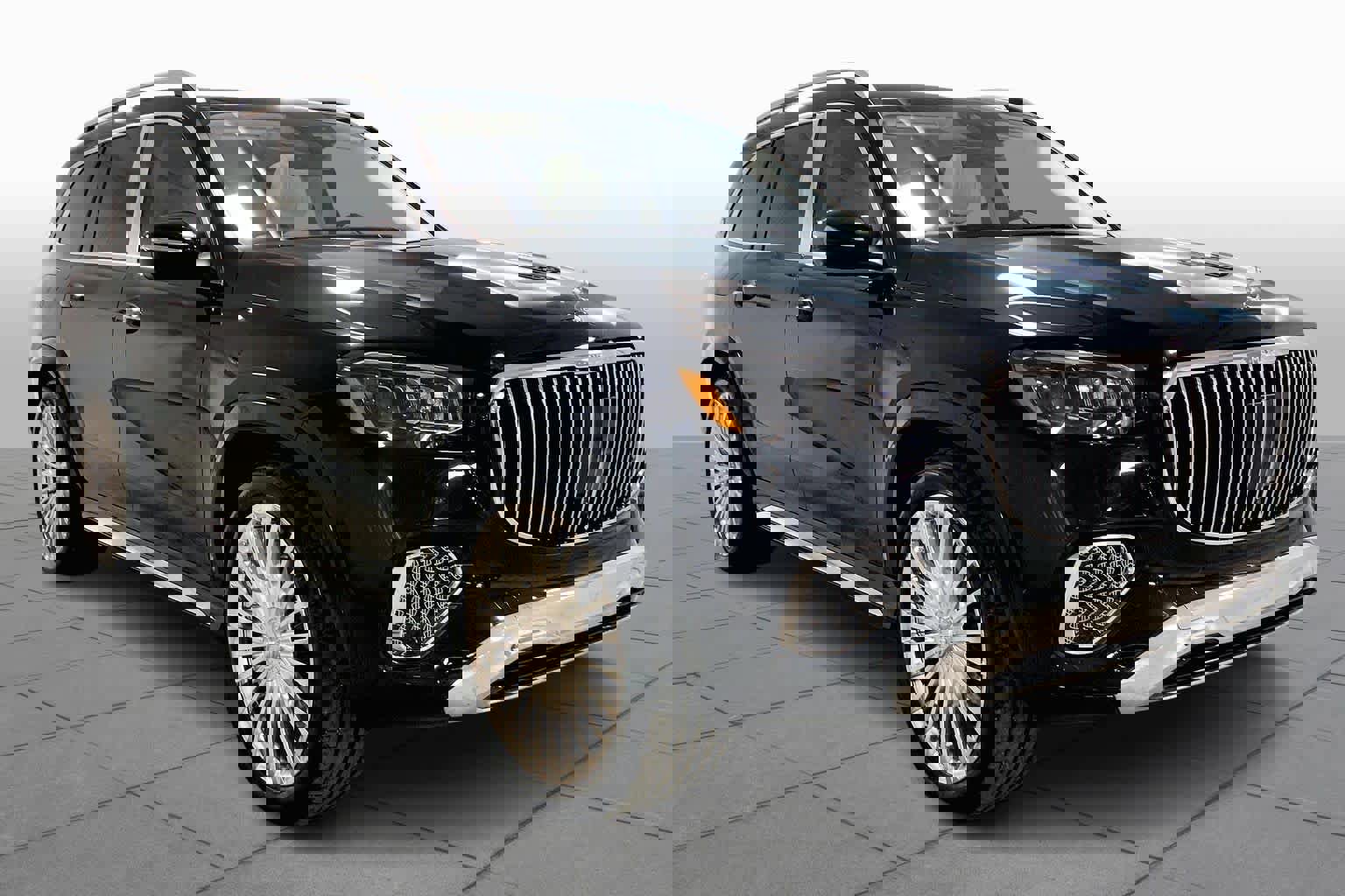 Used 2025 Mercedes-Benz Maybach GLS 600 4MATIC image 2