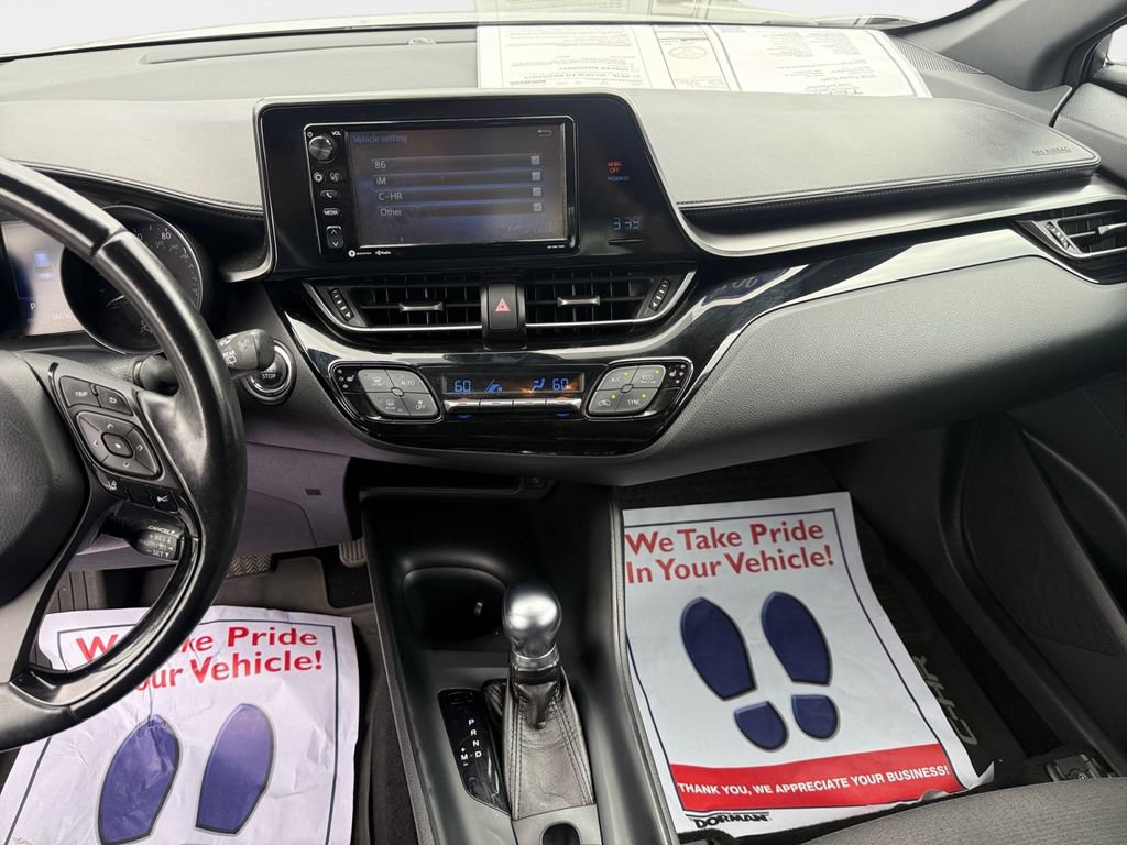 Used 2018 Toyota C-HR XLE FWD image 11