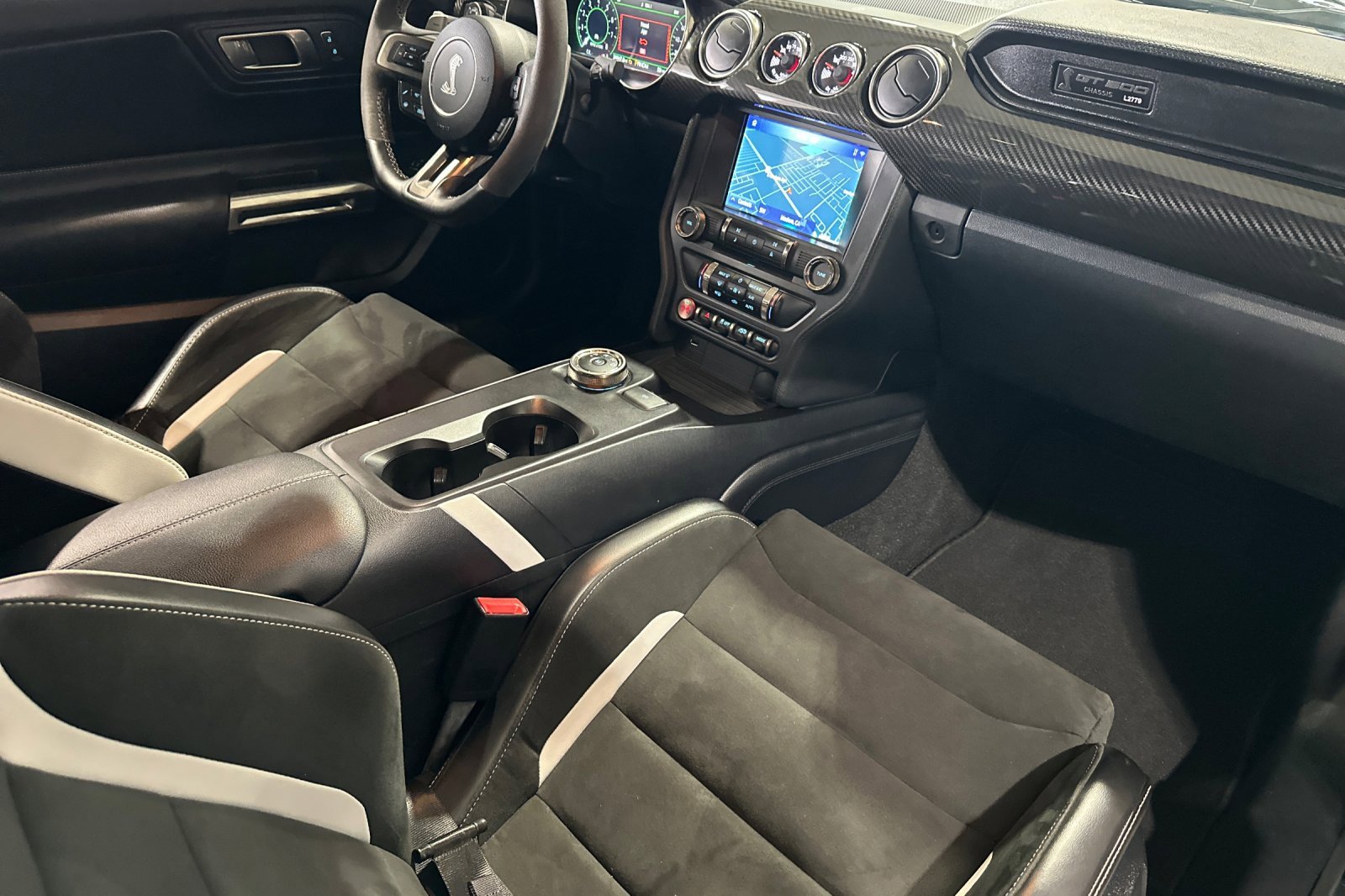 Used 2020 Ford Mustang Shelby GT500 w/ Carbon Fiber Track Pack image 14