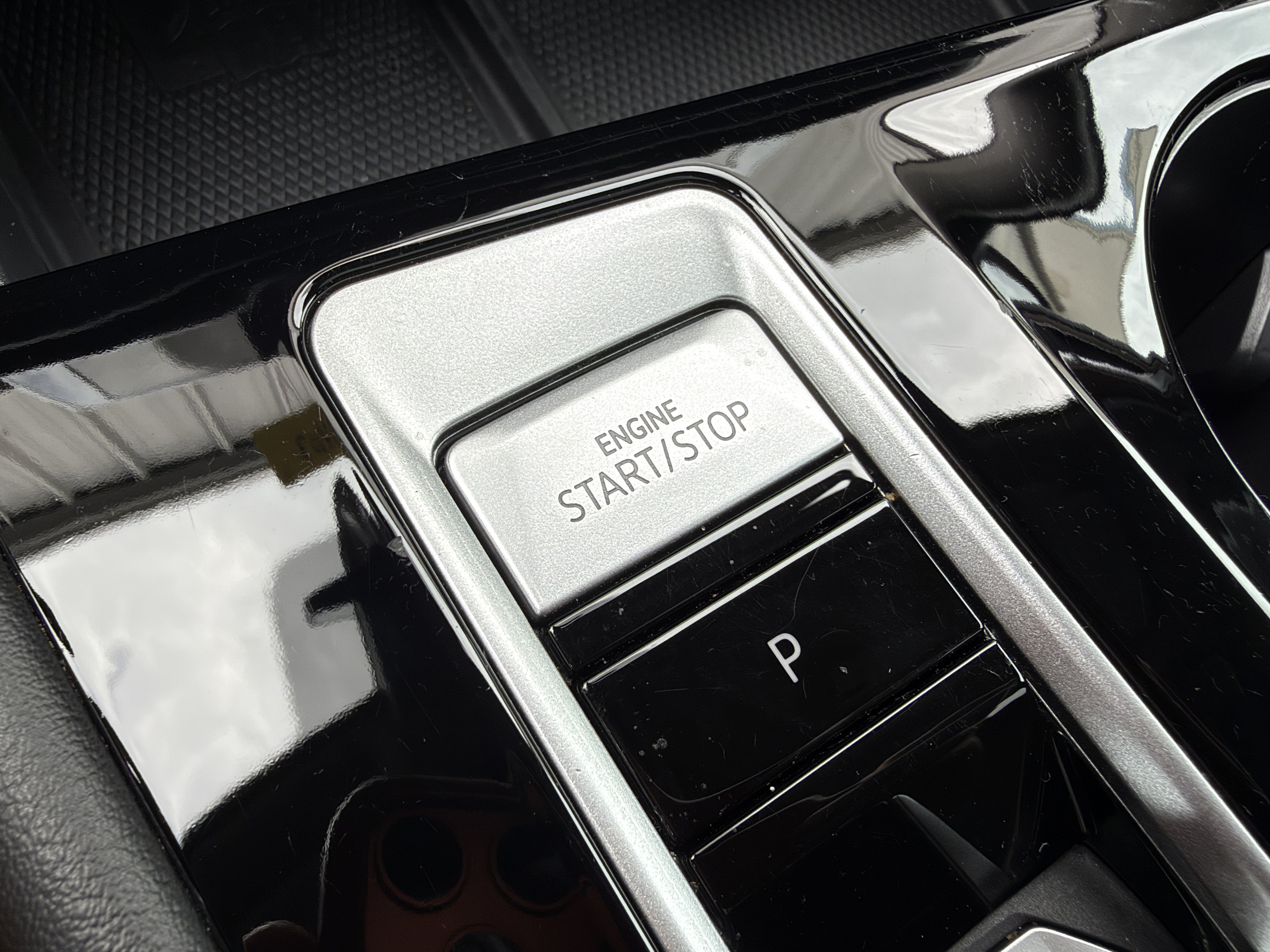 Certified 2024 Volkswagen Atlas SE FWD image 22