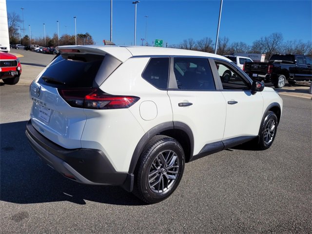 Used 2023 Nissan Rogue S image 9