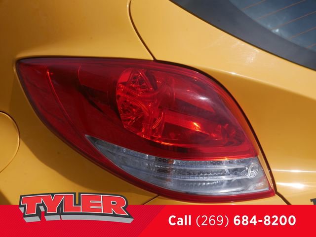 Used 2017 Hyundai Veloster Value Edition FWD image 13