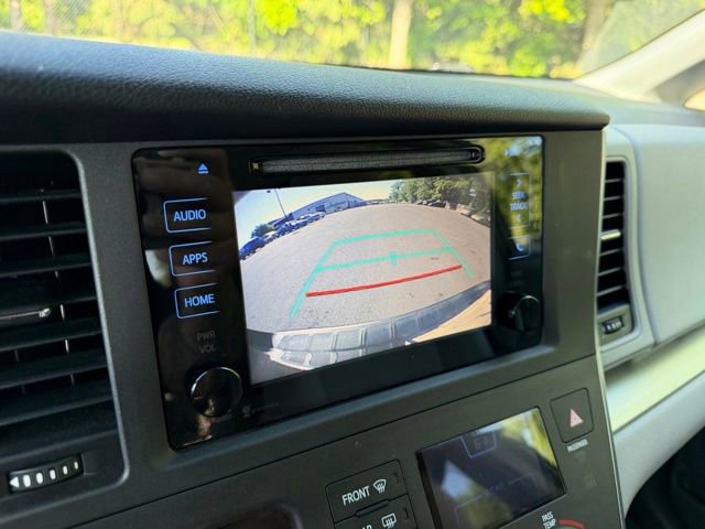 Used 2015 Toyota Sienna LE FWD image 18
