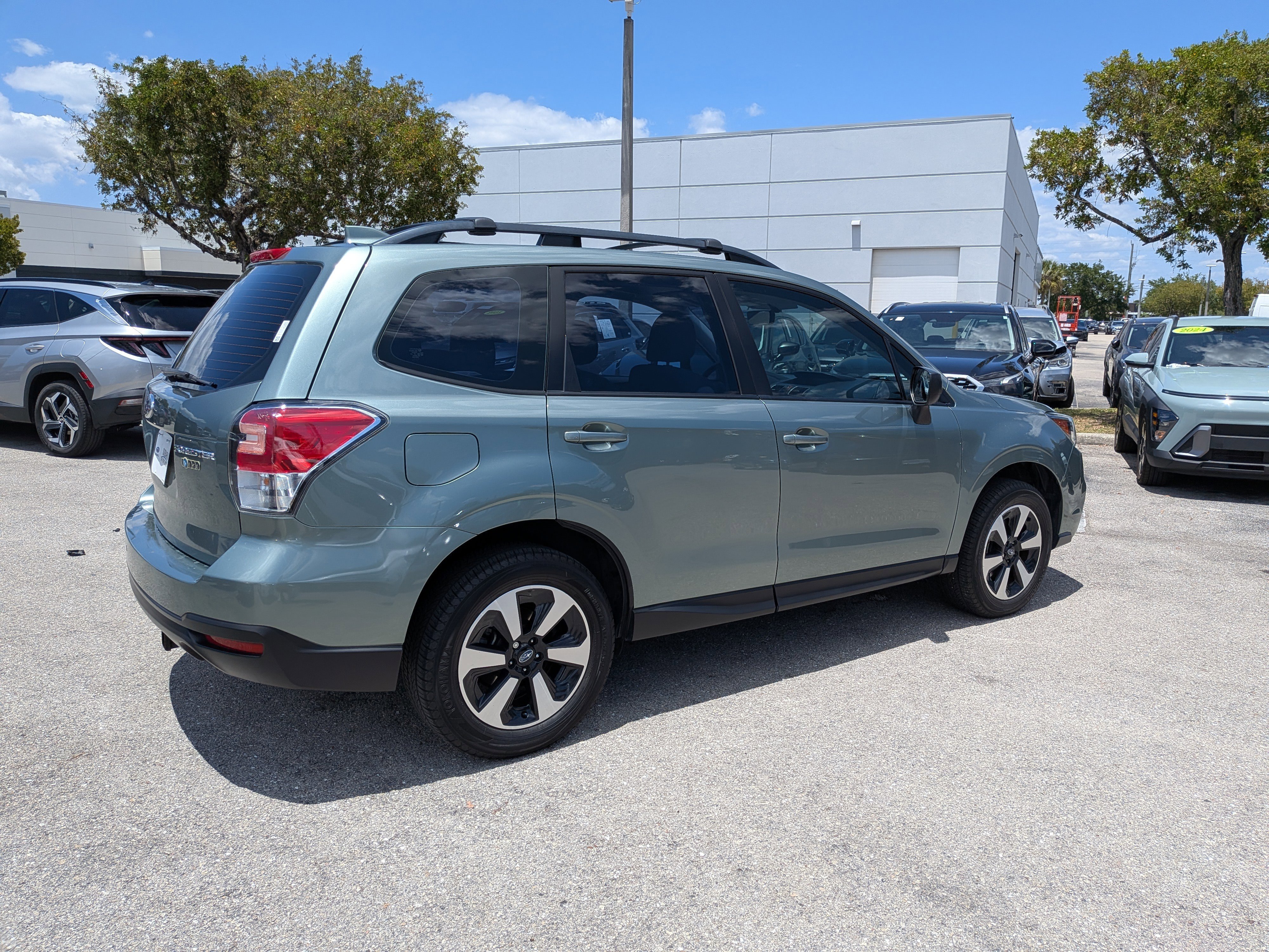 Used 2018 Subaru Forester 2.5i w/ Alloy Wheel Package AWD/4WD image 4