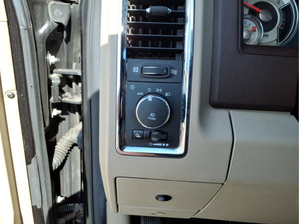 Used 2018 RAM 3500 Laramie Longhorn w/ Longhorn Southfork Package image 18