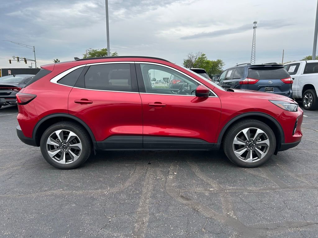 Certified 2023 Ford Escape Platinum AWD/4WD image 9