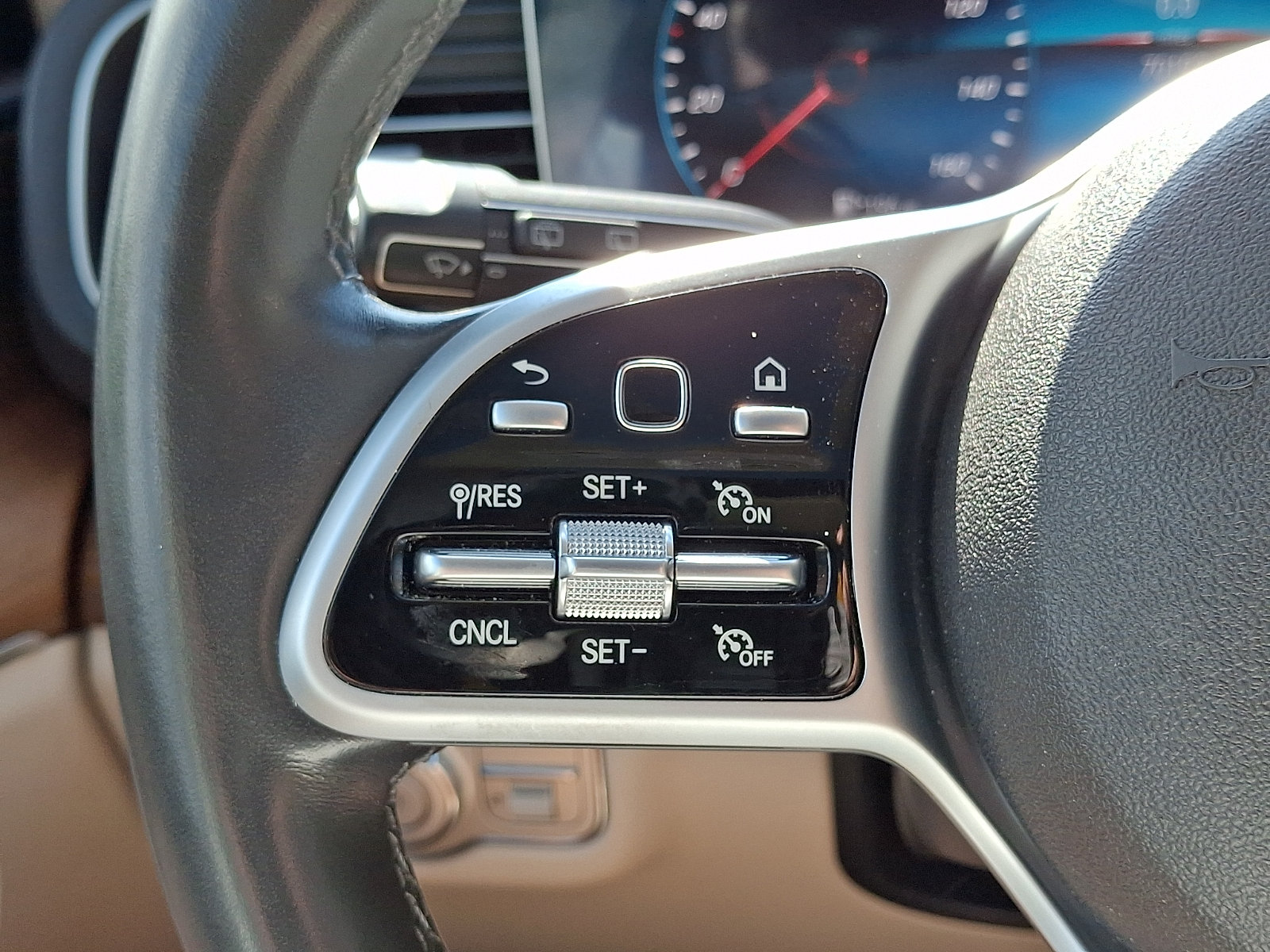 Used 2020 Mercedes-Benz GLE 450 4MATIC image 23