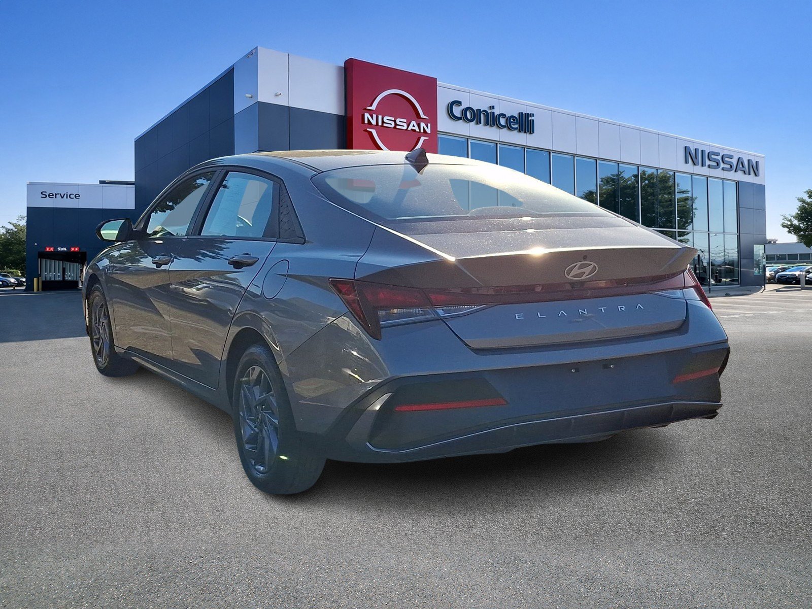 Used 2024 Hyundai Elantra SEL FWD image 4