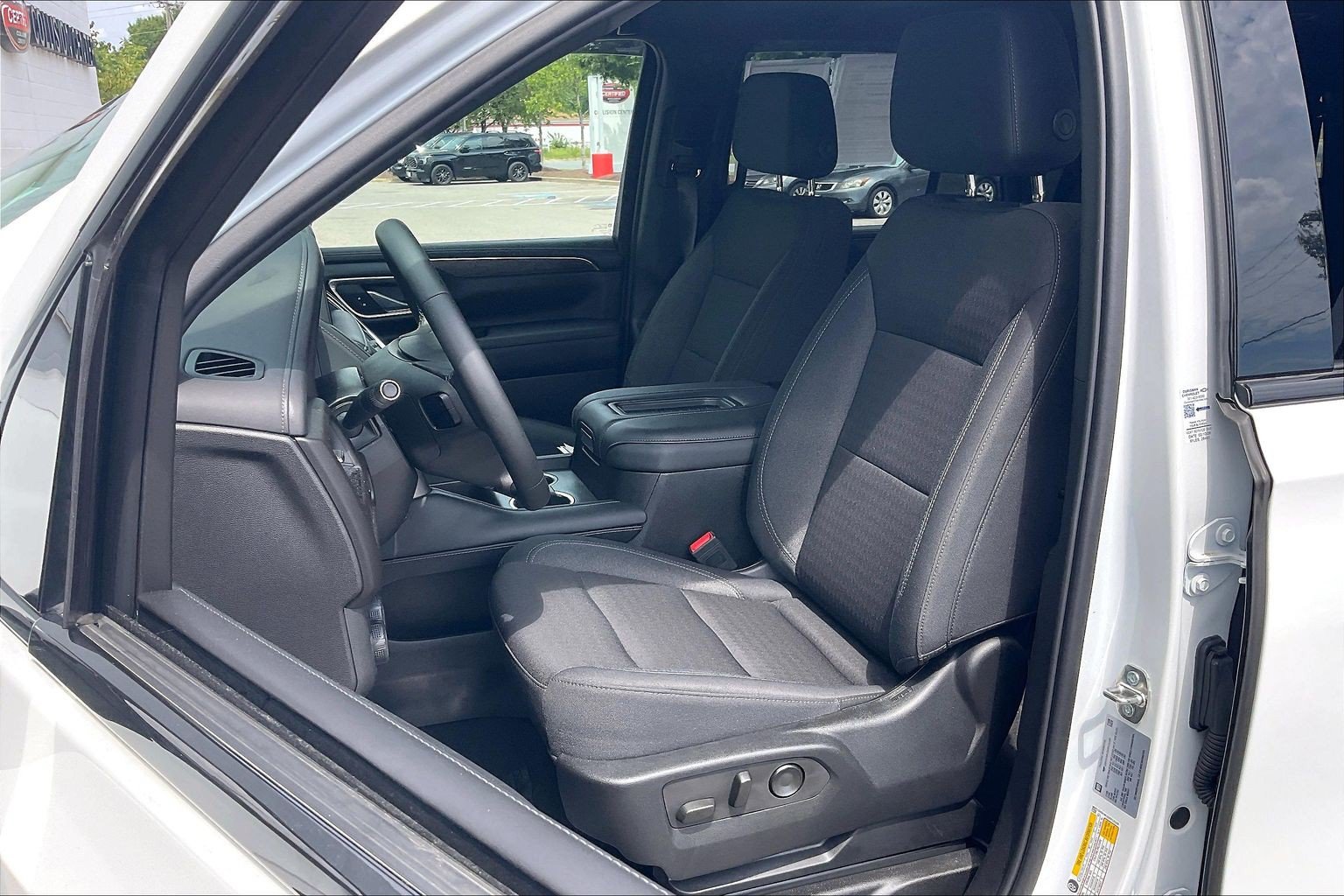 Used 2024 Chevrolet Tahoe LS AWD/4WD image 28