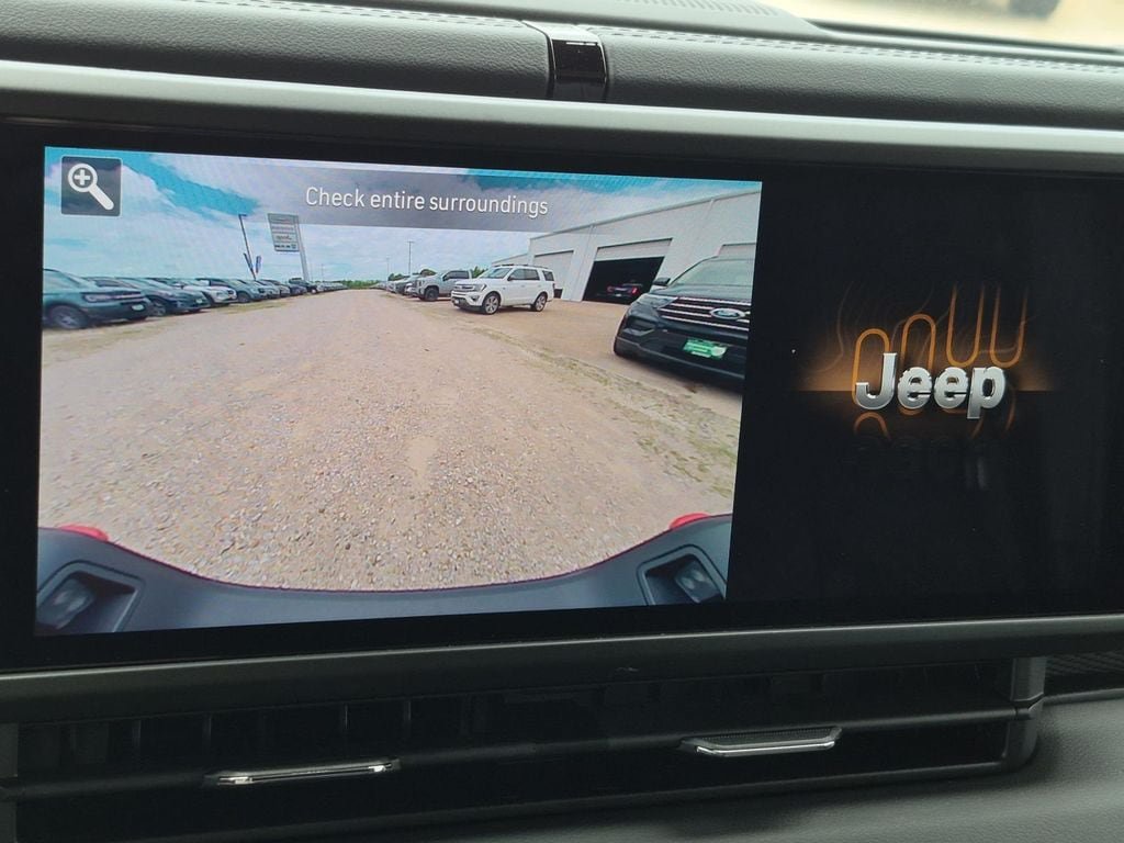 Used 2024 Jeep Gladiator Mojave w/ Safety Group AWD/4WD image 24
