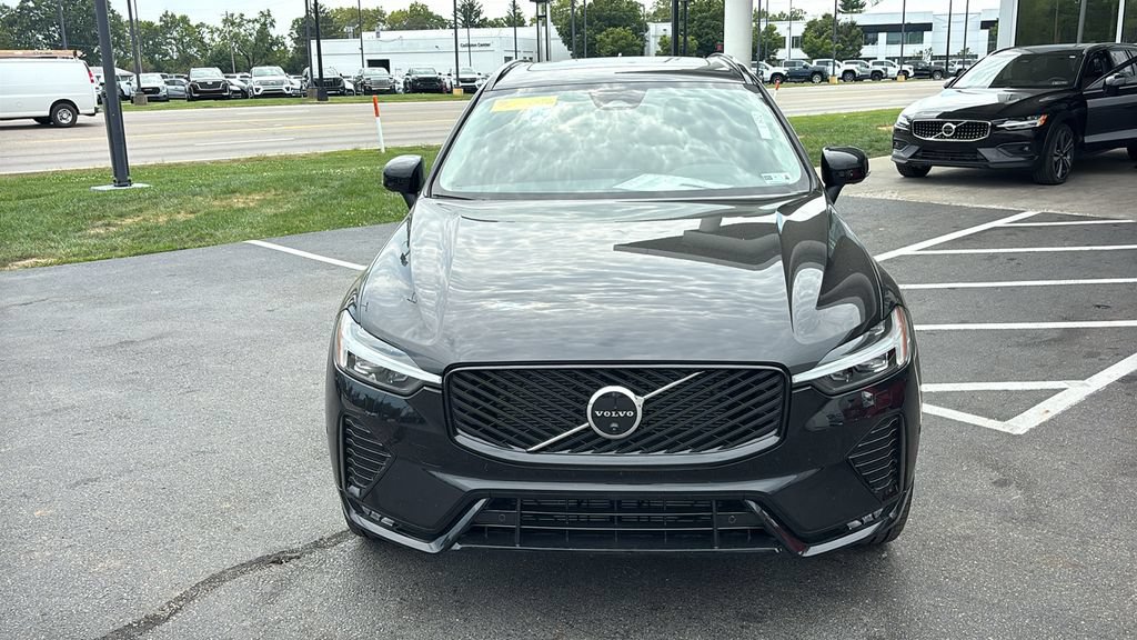 New 2026 Volvo XC60 B5 Plus w/ Protection Package Premier AWD/4WD image 4