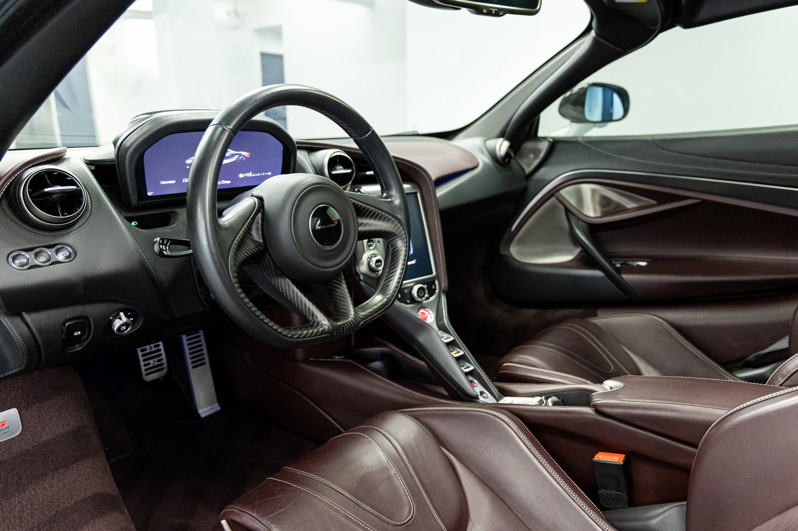 Used 2018 McLaren 720S image 32