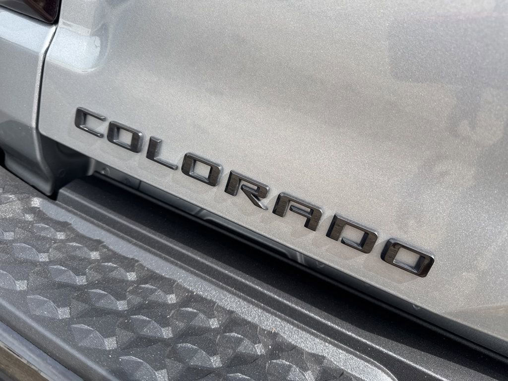 Used 2025 Chevrolet Colorado ZR2 w/ Technology Package image 12
