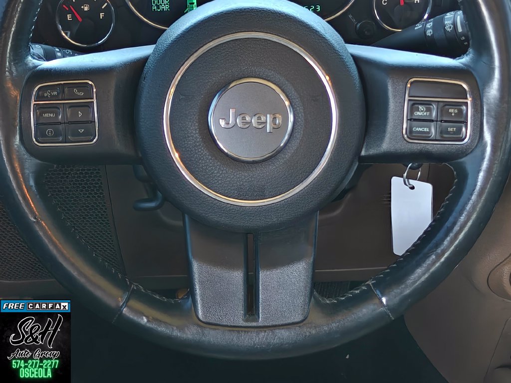 Used 2014 Jeep Wrangler Unlimited Sahara w/ Connectivity Group AWD/4WD image 5