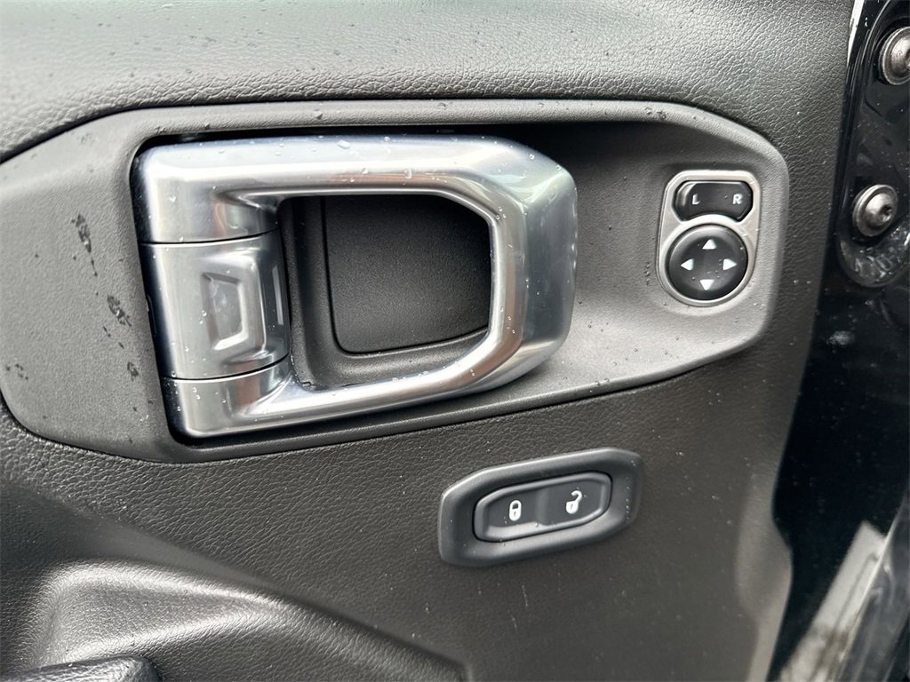 Used 2024 Jeep Gladiator Sport image 13