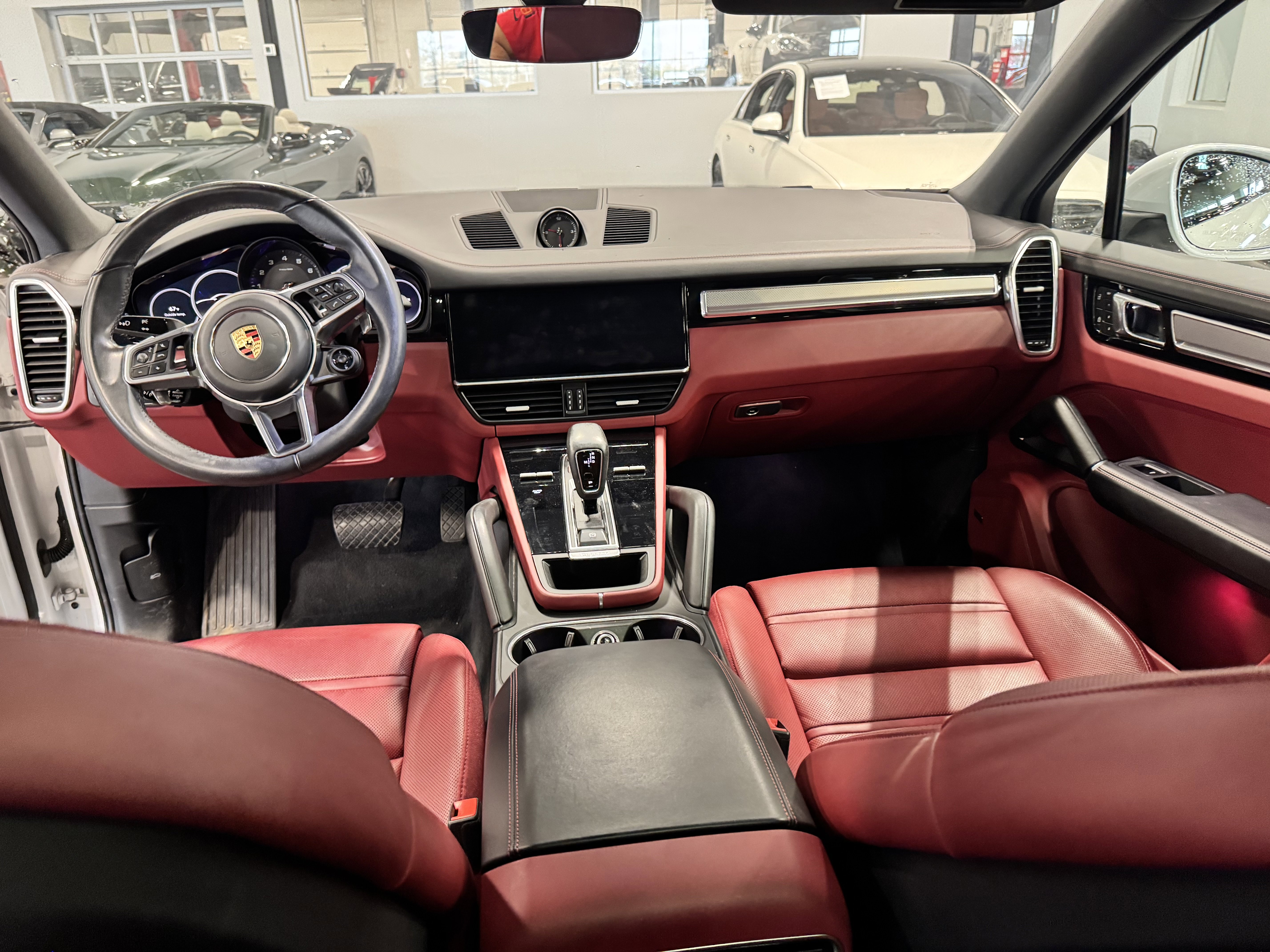 Used 2022 Porsche Cayenne Coupe image 16