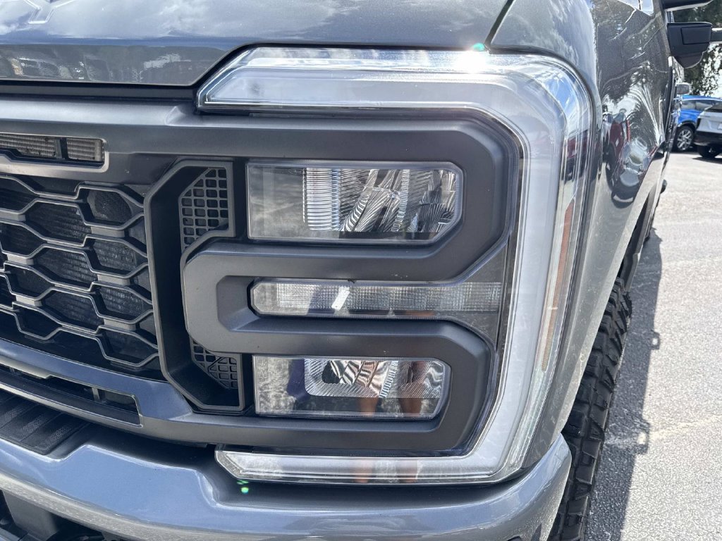 Used 2024 Ford F350 Lariat w/ Tremor Off-Road Package AWD/4WD image 9