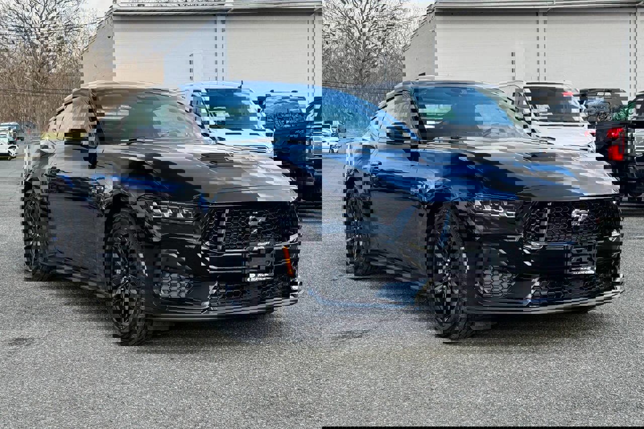 Used 2025 Ford Mustang GT image 1