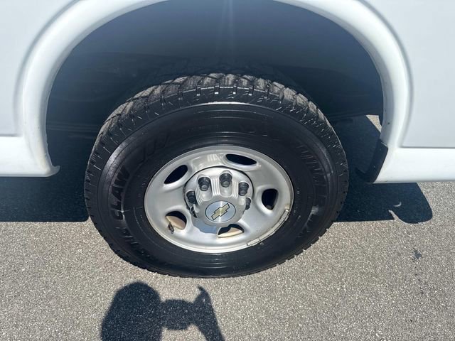 Used 2021 Chevrolet Express 2500 Extended image 13