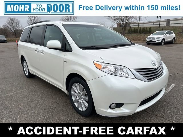 Used 2017 Toyota Sienna XLE Premium image 3