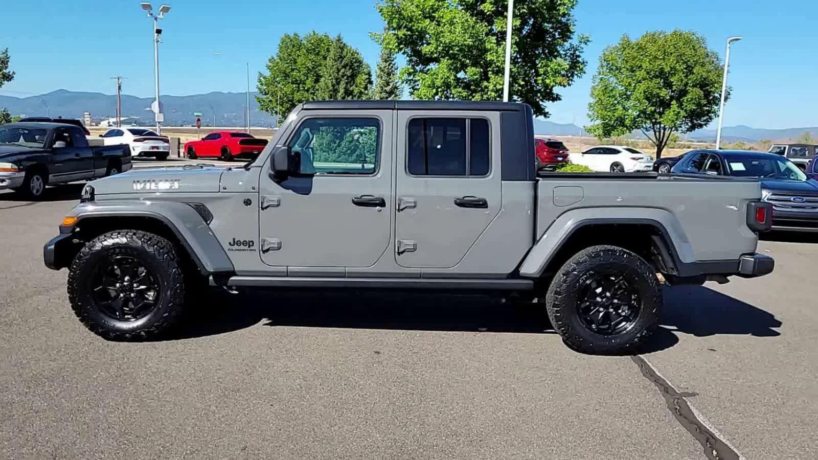 Certified 2021 Jeep Gladiator Sport AWD/4WD image 5