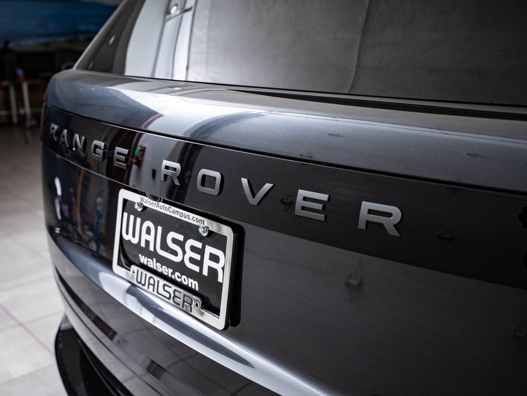 Used 2025 Land Rover Range Rover SE AWD/4WD image 18