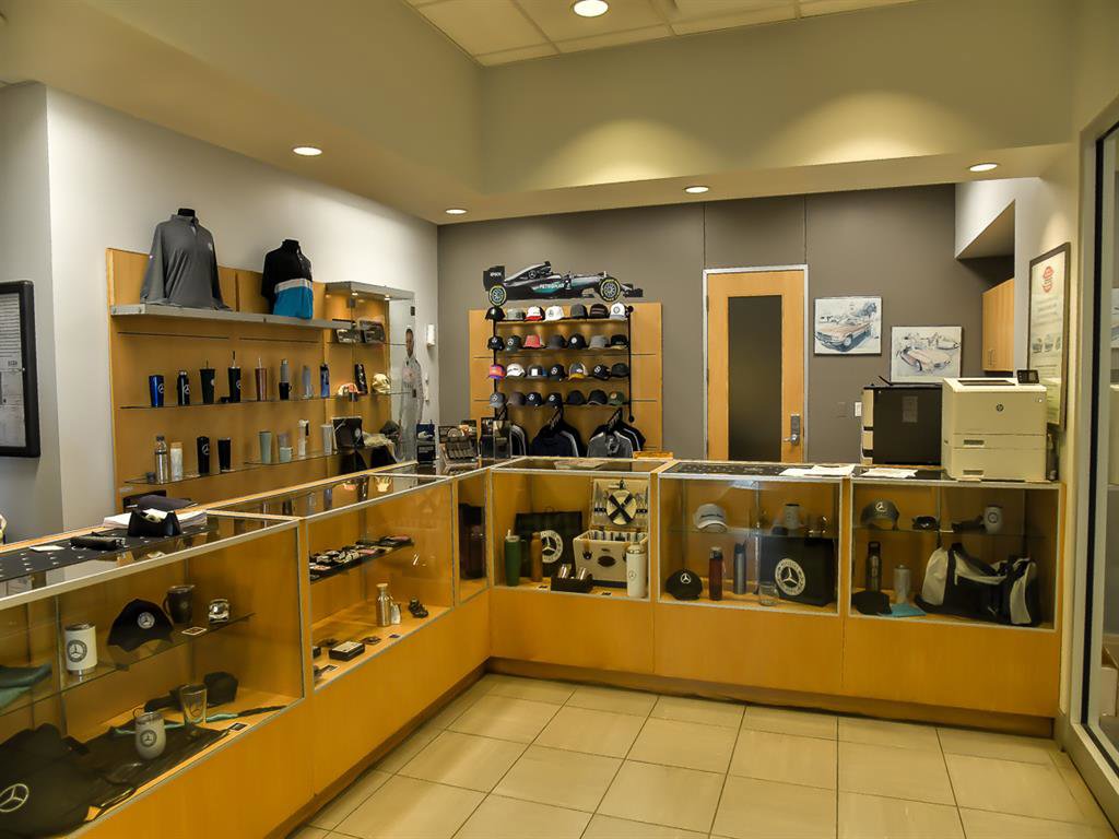 Certified 2025 Mercedes-Benz EQB 300 4MATIC image 33