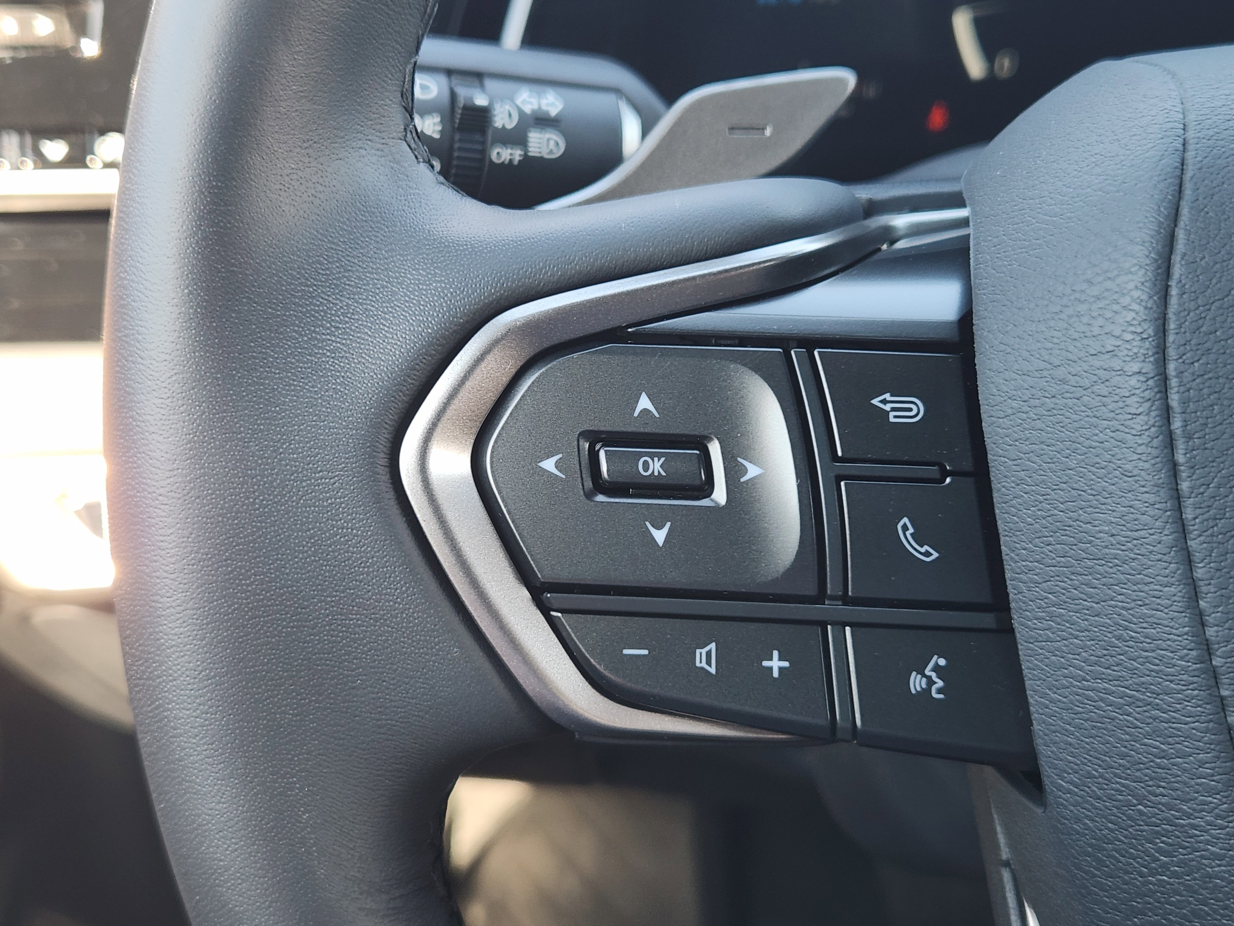 Used 2025 Lexus RX 350 FWD w/ Technology Package image 34