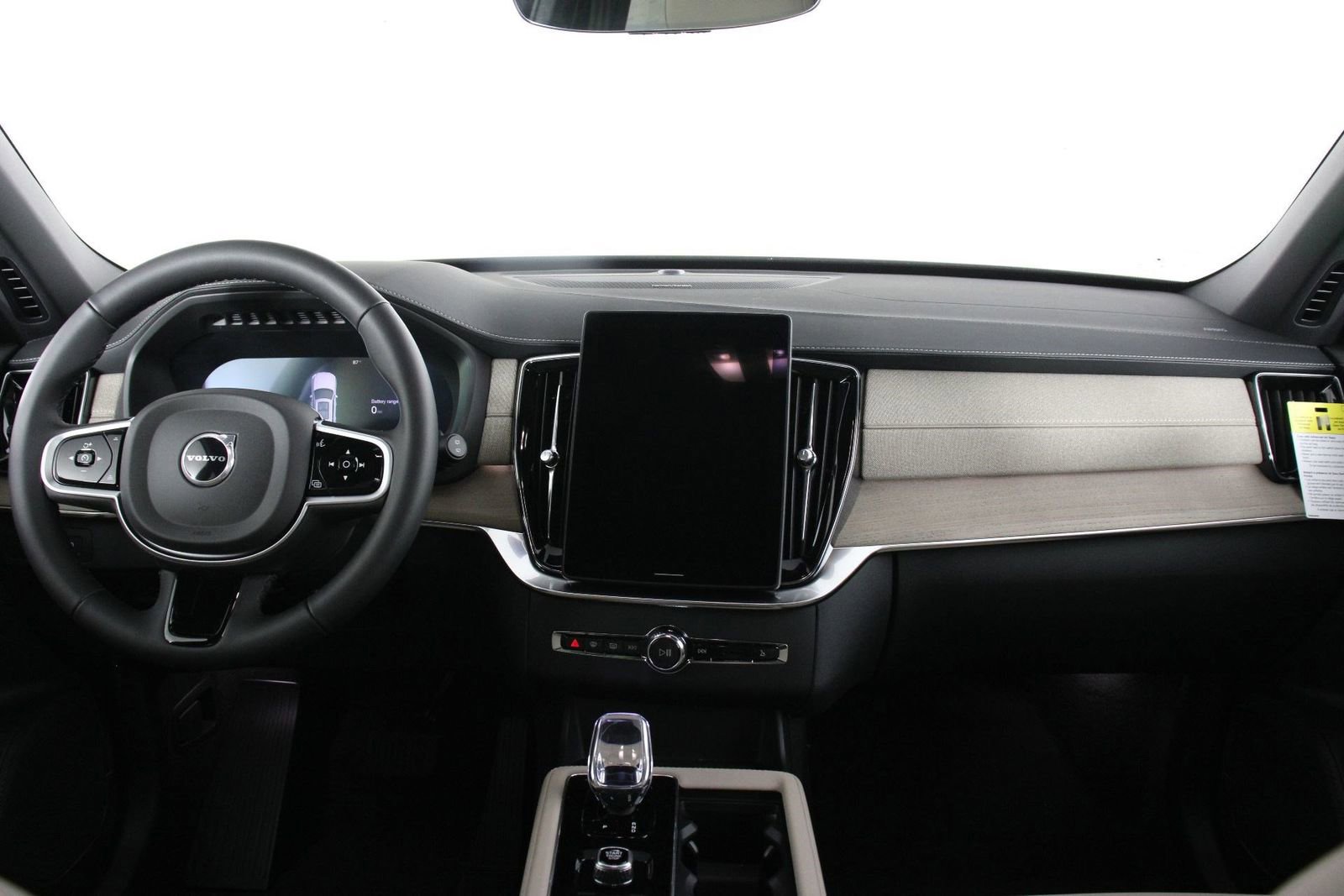 New 2026 Volvo XC90 T8 Plus w/ Protection Package Premier image 5