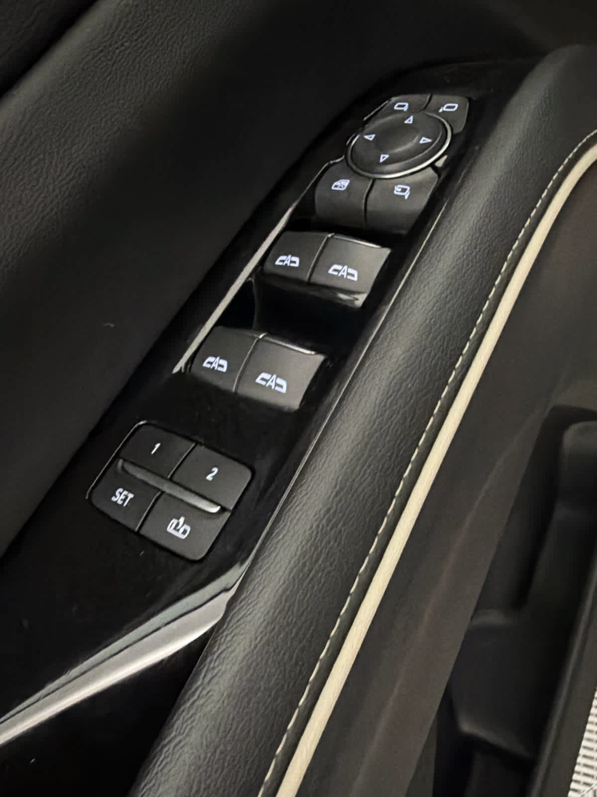 Used 2021 Cadillac Escalade ESV Premium Luxury RWD image 24