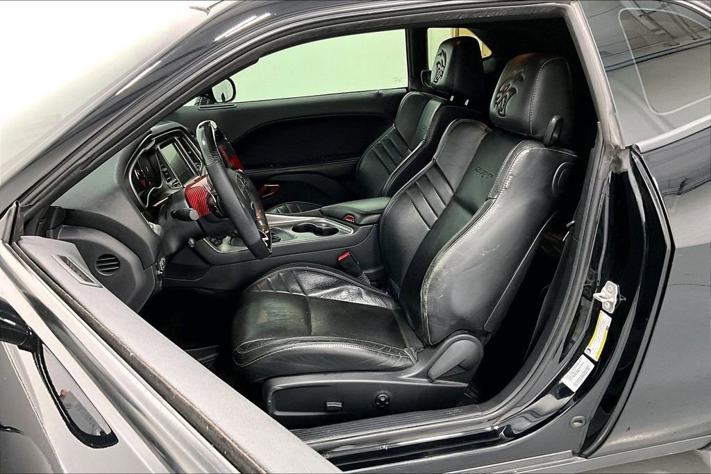 Used 2016 Dodge Challenger SRT Hellcat image 31