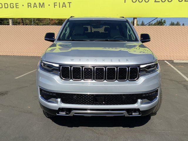 New 2023 Jeep Wagoneer Series III w/ Preferred Equipment Group AWD/4WD image 4