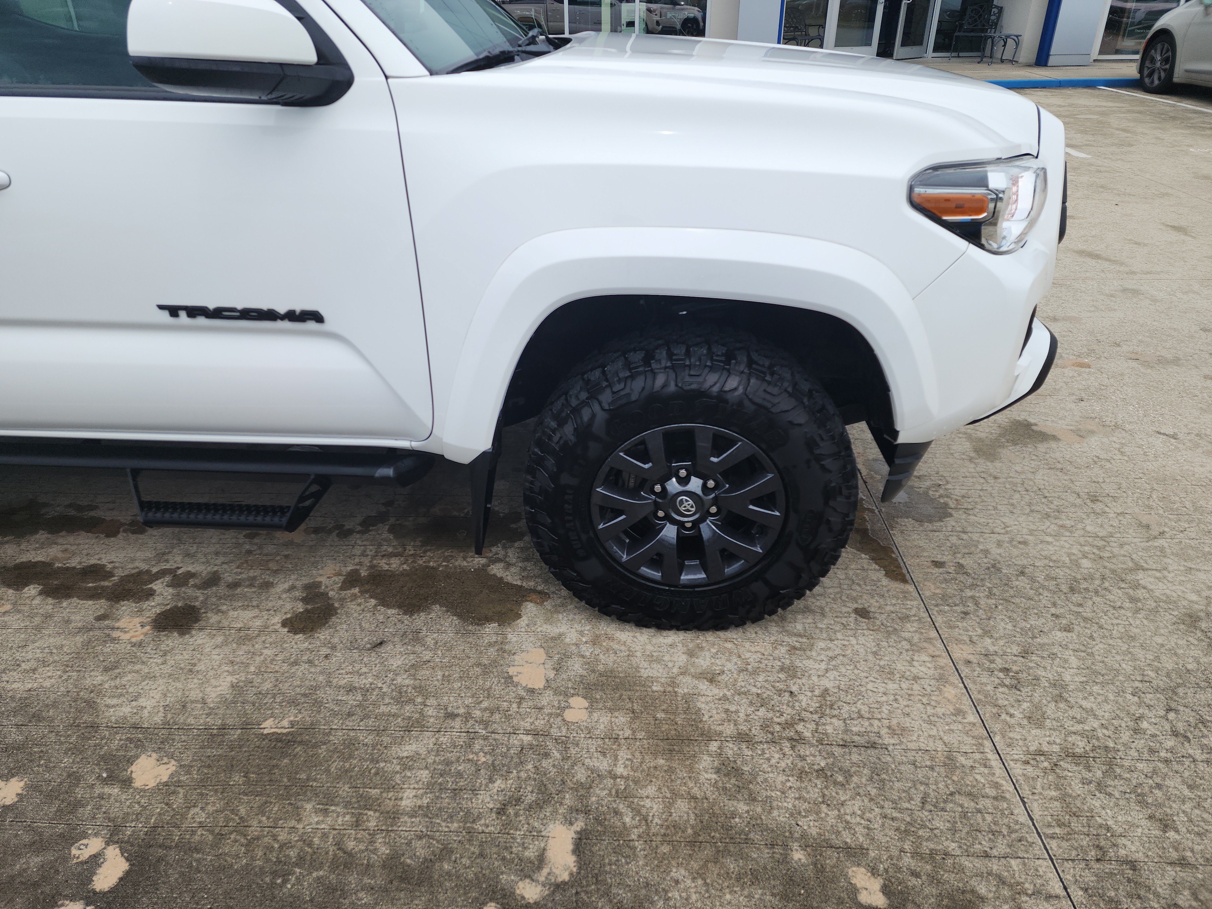 Used 2022 Toyota Tacoma SR5 RWD image 9
