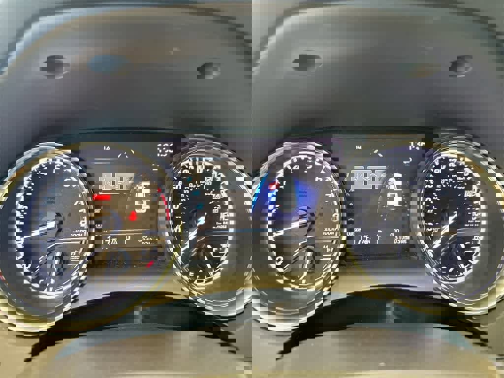 Used 2020 Toyota Camry LE image 32