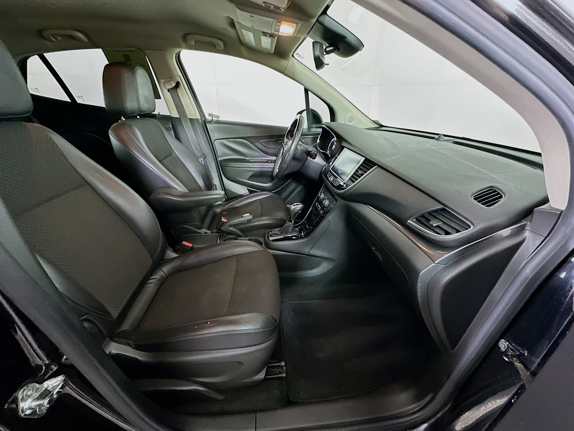 Used 2018 Buick Encore Preferred FWD image 29