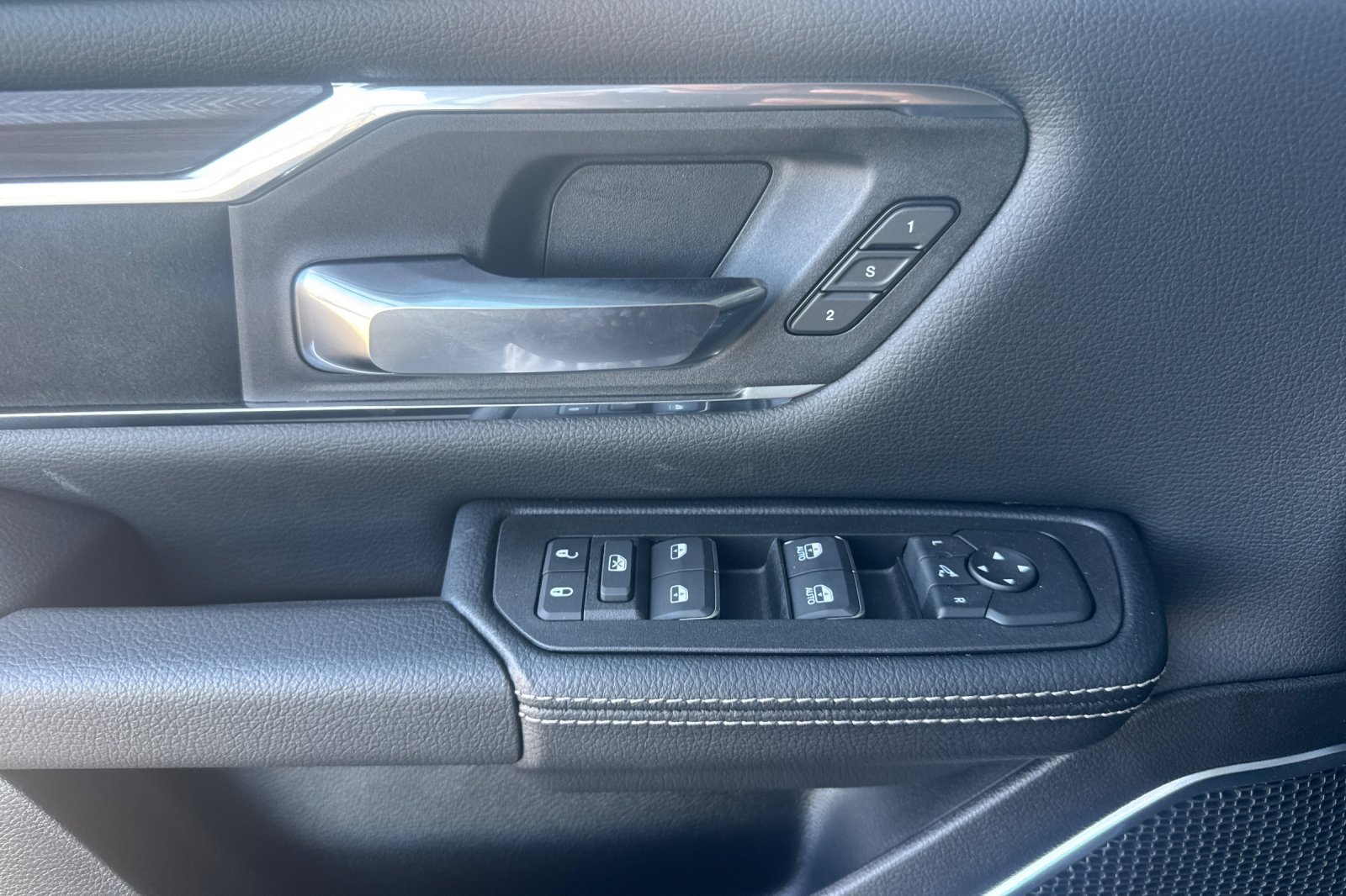 New 2026 RAM 1500 Laramie w/ Night Edition AWD/4WD image 10