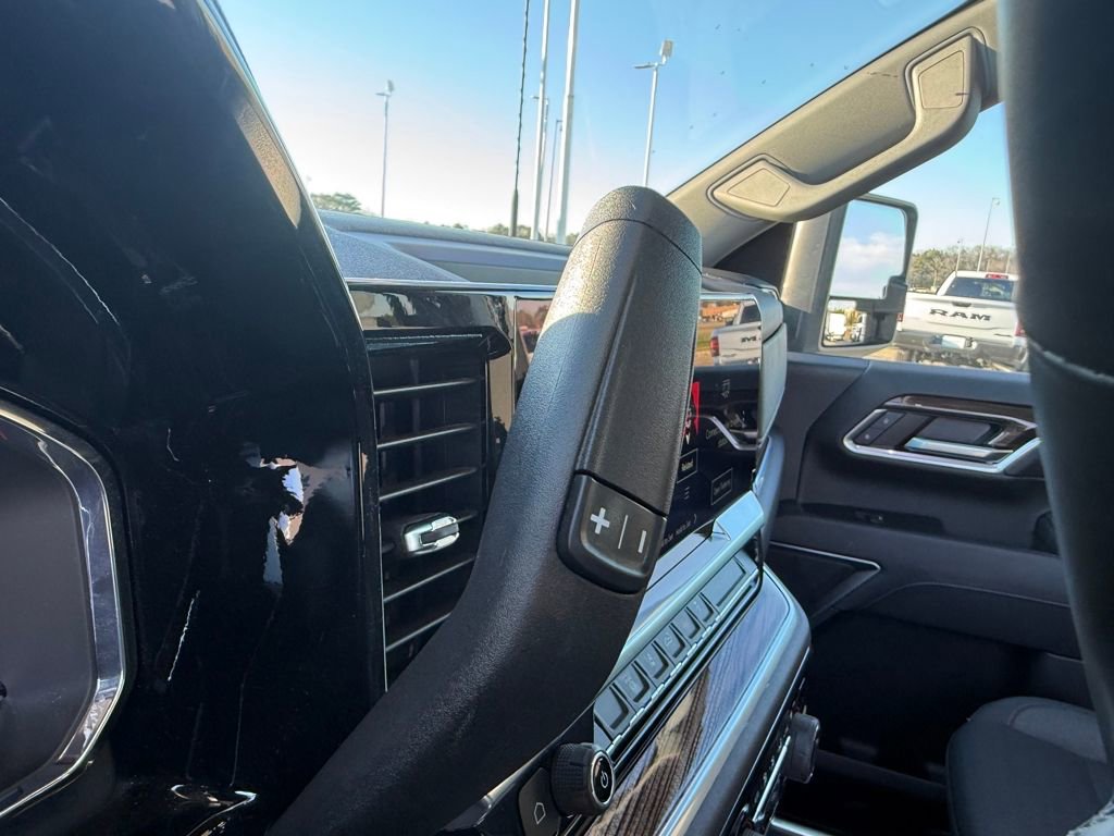 Used 2024 Chevrolet Silverado 3500 LT w/ Convenience Package image 24