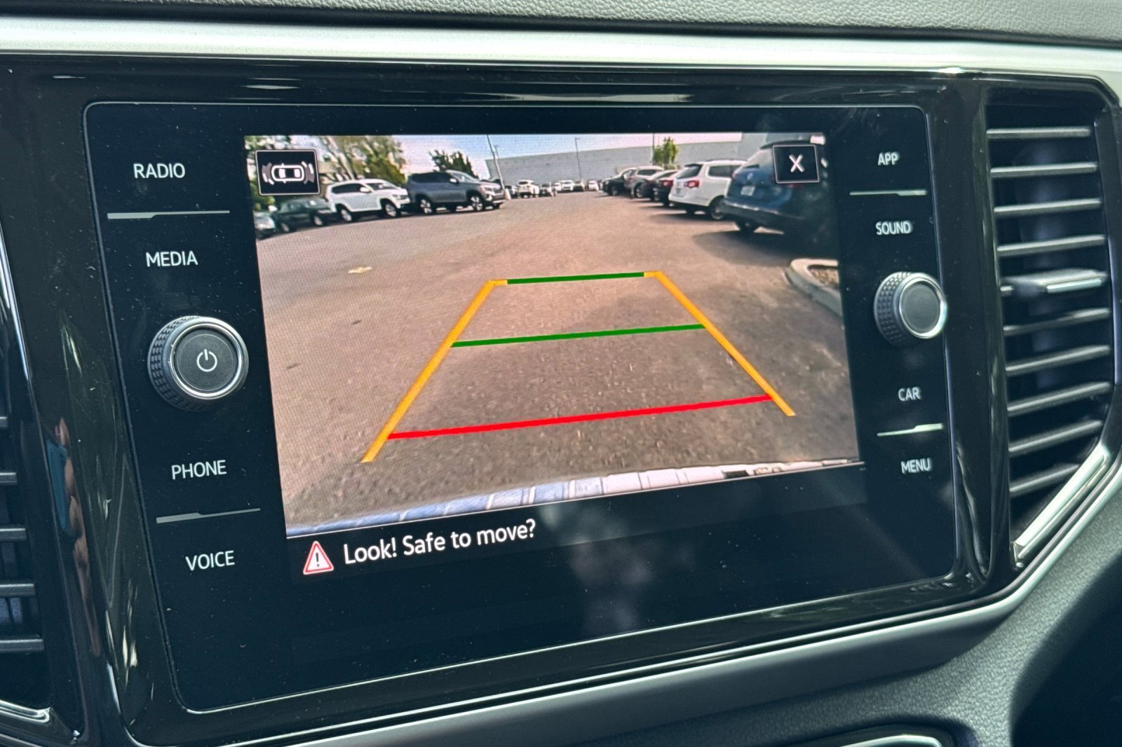 Used 2023 Volkswagen Atlas SE w/ Panoramic Sunroof Package image 20