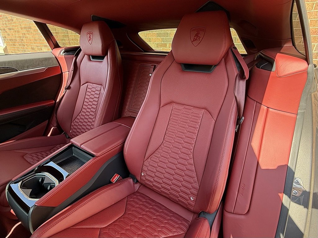 Used 2022 Lamborghini Urus image 18