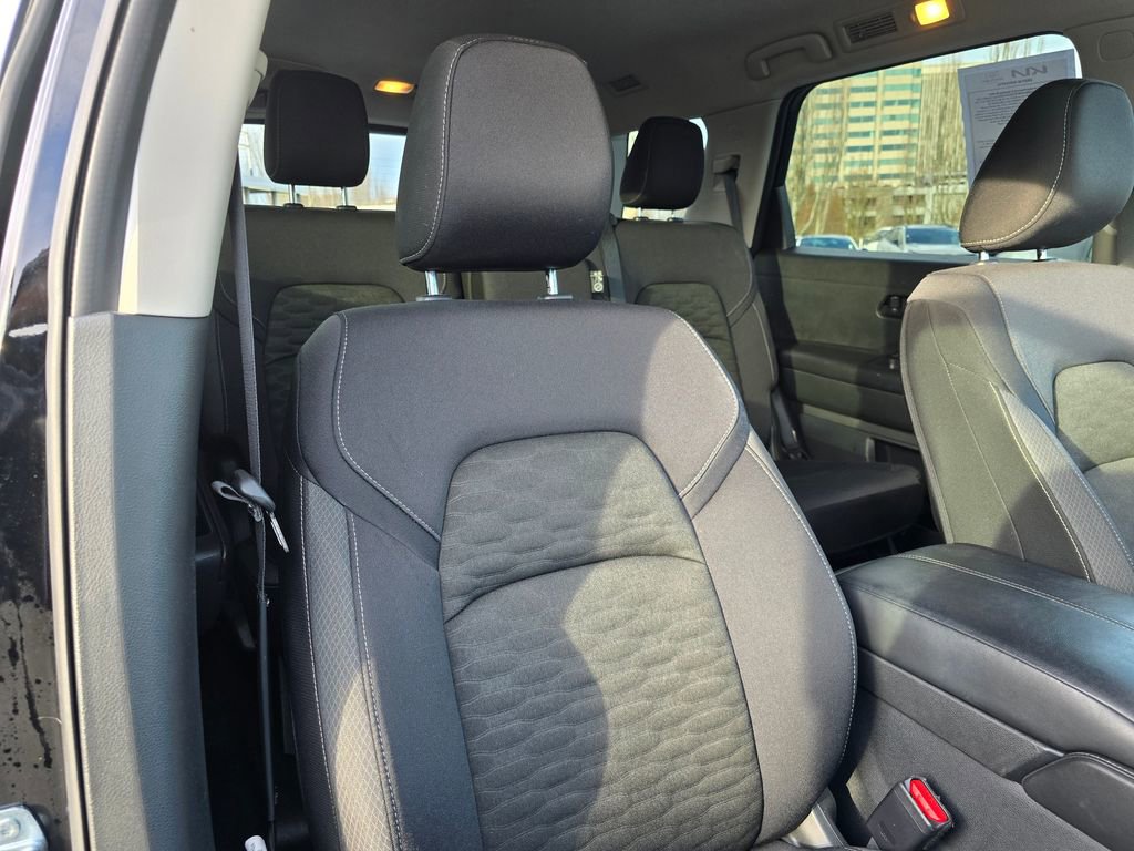 Used 2024 Nissan Pathfinder SV image 11