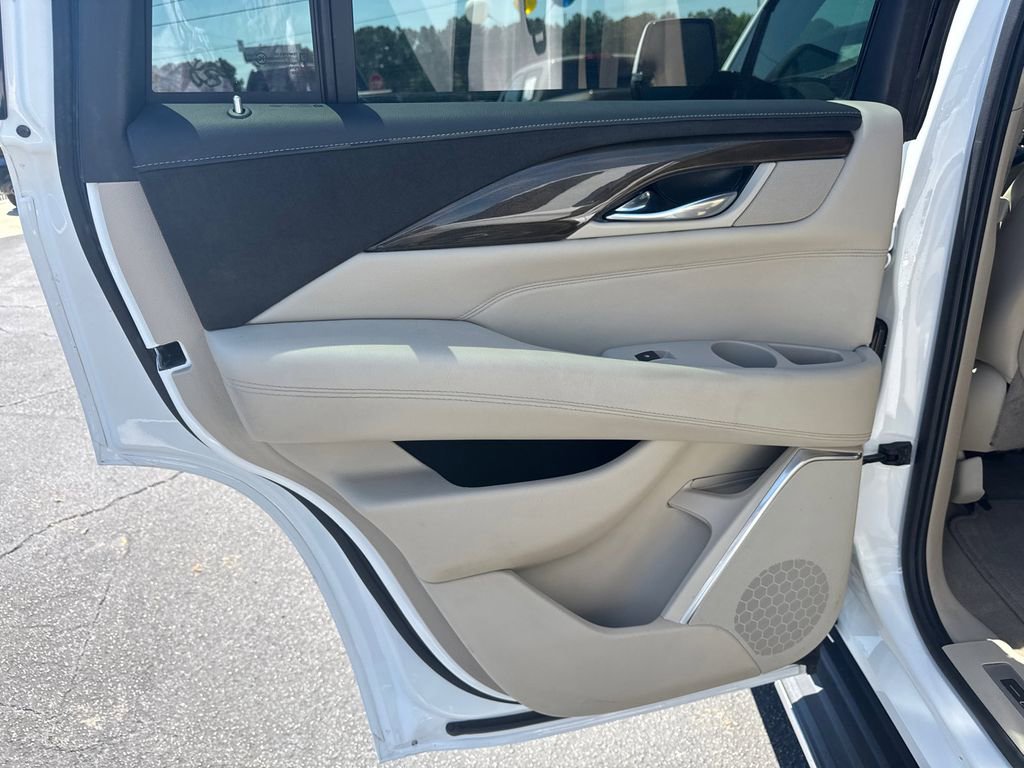Used 2020 Cadillac Escalade Luxury RWD image 22